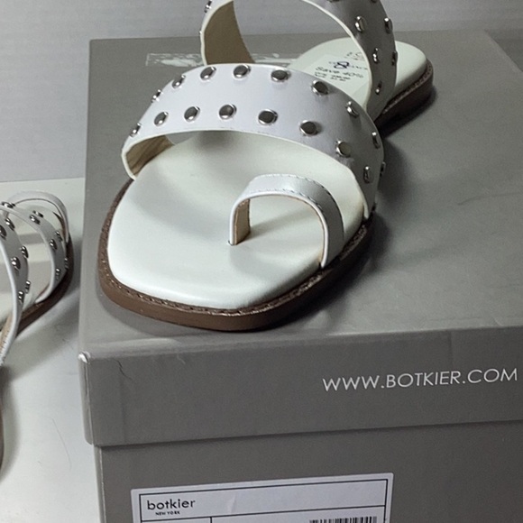 Botkier Woman’s Zeyda White Sandal - Picture 5 of 6